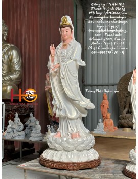 Tượng Phật Quan Âm Bồ Tát được sáng tác điêu khắc bởi xưởng Tượng Phật Huỳnh gia