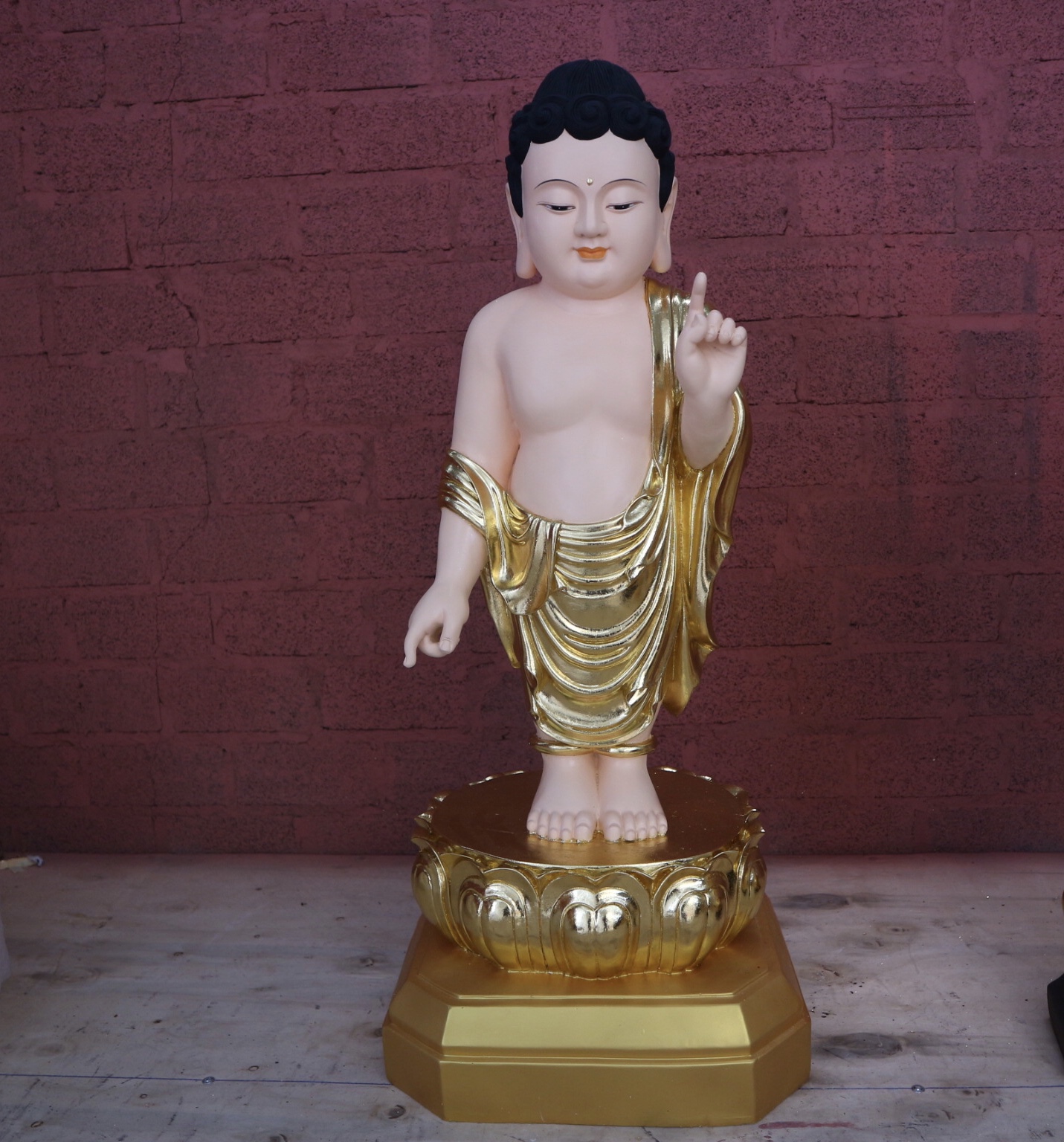 Việc tôn tạo tượng Phật Đản không chỉ mang lại giá trị văn hóa và tôn giáo, mà còn đem lại nét đẹp tuyệt vời cho kiến trúc và nghệ thuật. Hãy xem các hình ảnh đẹp về tượng Phật Đản với thiết kế đa dạng.